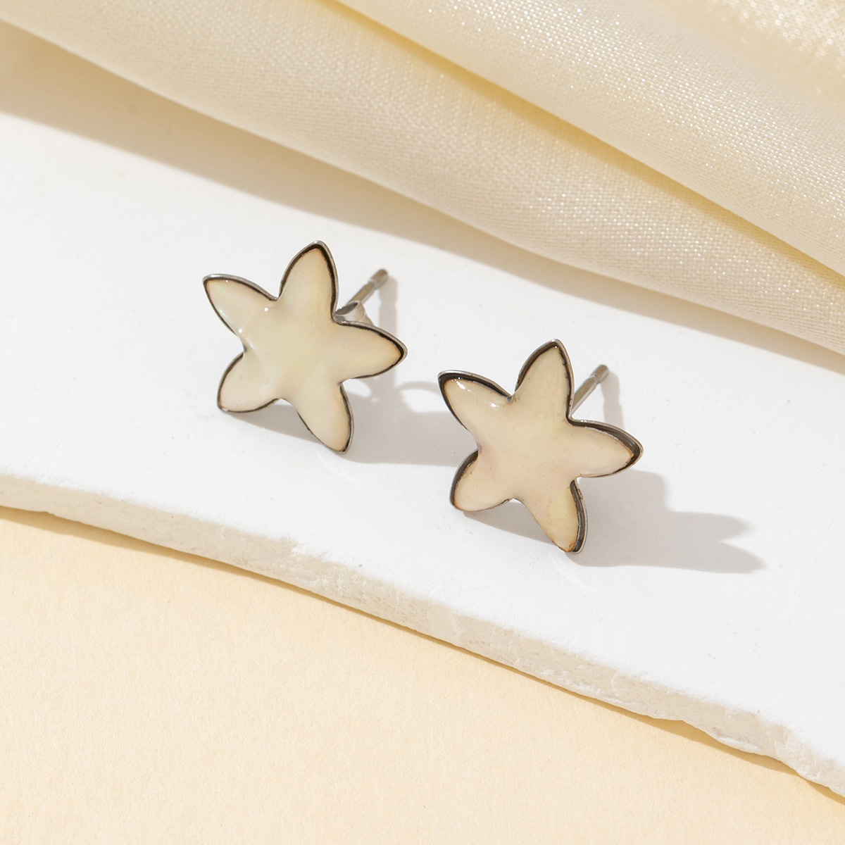 Jewelry Making Place - 2 個天然シェル白五角形形状絶妙なチャーム儀式場所ジュエリーメイキング DIY スタッドイヤリングネックレスアクセサリー