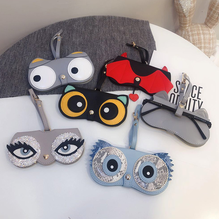 男性と女性のためのかわいい漫画のメガネケース、ポータブルサン - Jewelry Making Glasses のレビューと価格