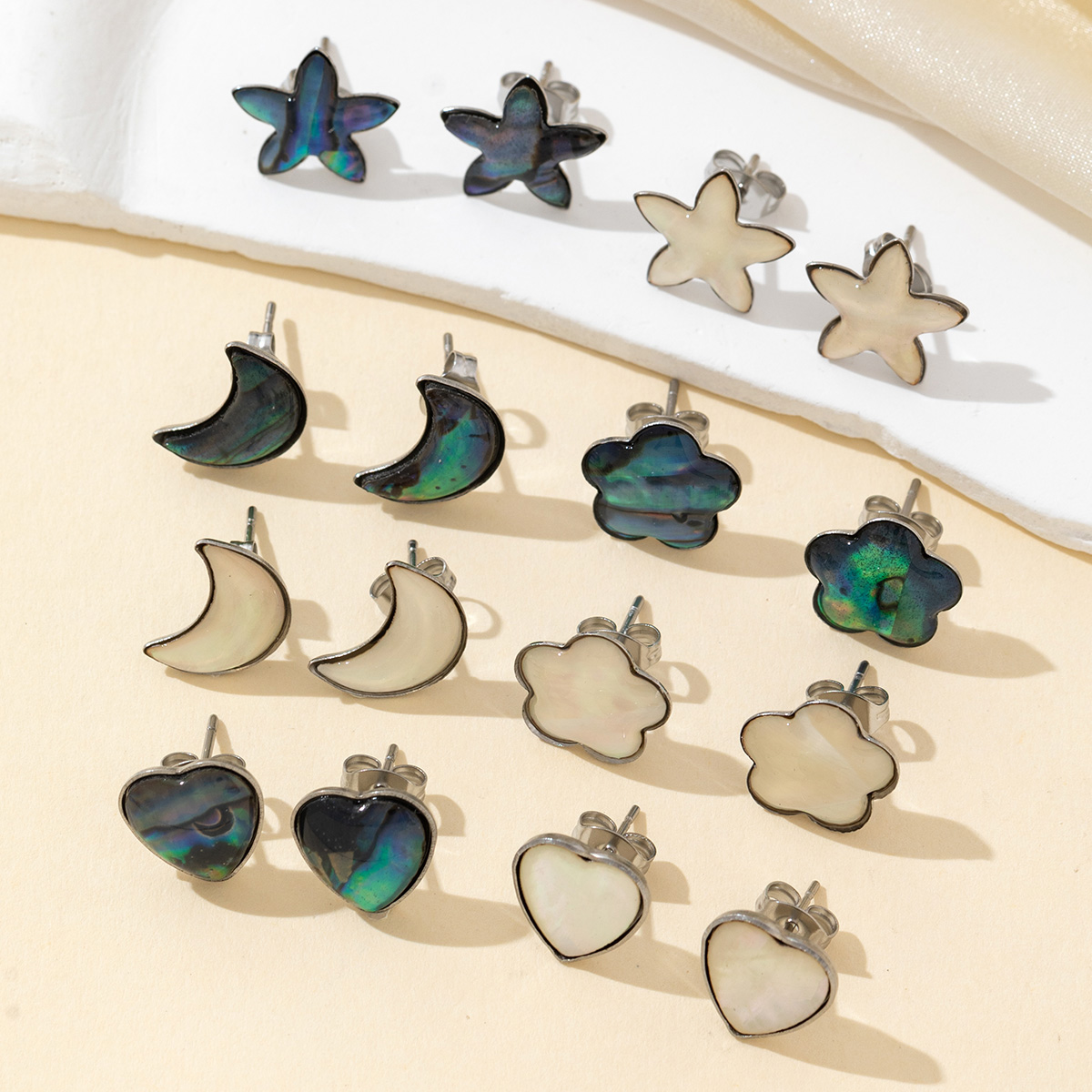2 個ナチュラルファインシェル白花びら形状絶妙なチャーム儀式 - Jewelry Making Place のレビューと価格