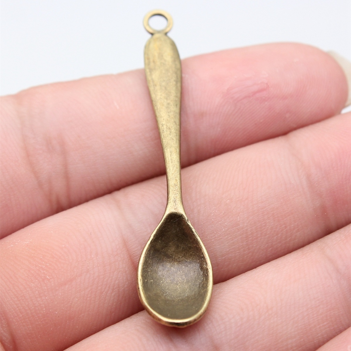 10 個 54 × 11 ミリメートル 5 色スプーンチャー - Jewelry Making Board のレビューと価格